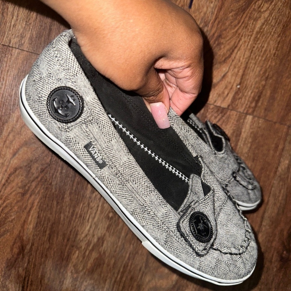 Vans slide on